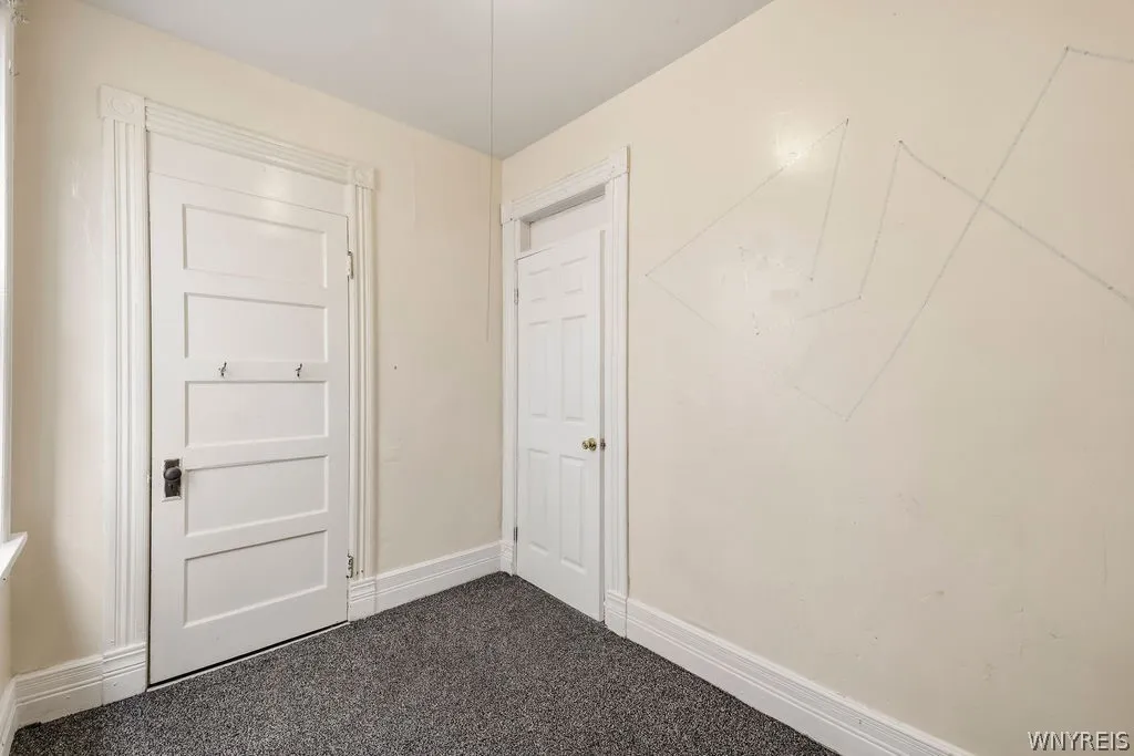 504 Woodlawn Avenue, Buffalo, New York 14208, Buffalo, New York 14208, 6 Bedrooms Bedrooms, ,2 BathroomsBathrooms,Residential,For Sale,504 Woodlawn Avenue, Buffalo, New York 14208,0,B1698846