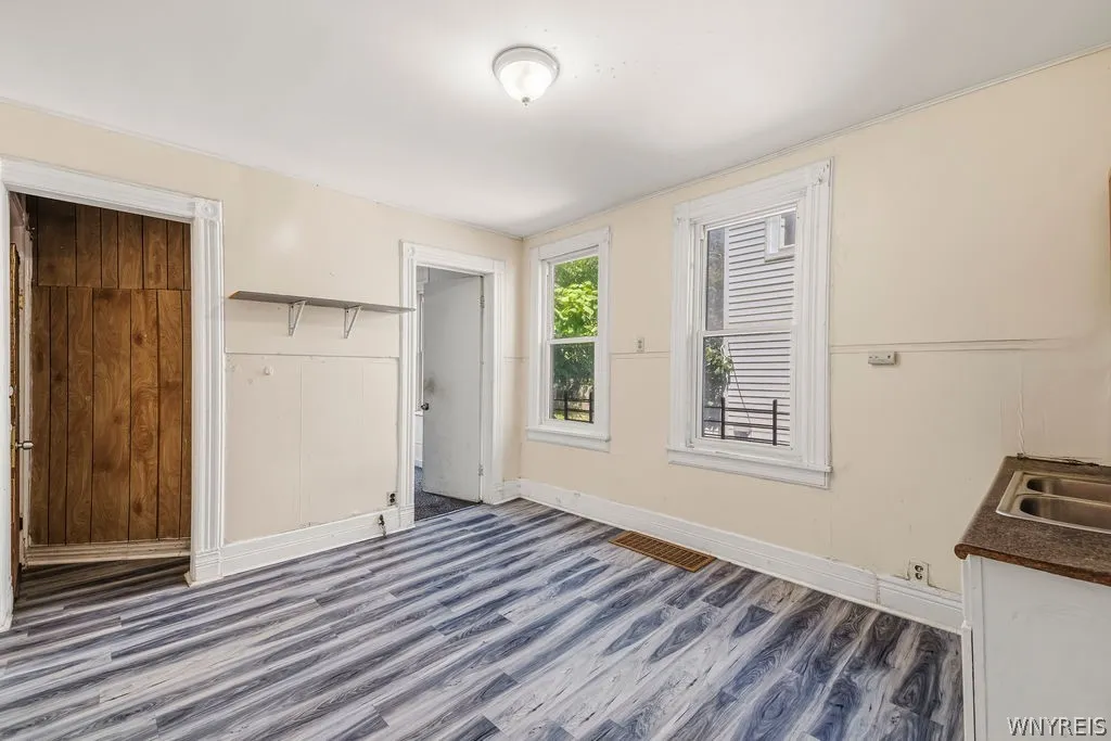 504 Woodlawn Avenue, Buffalo, New York 14208, Buffalo, New York 14208, 6 Bedrooms Bedrooms, ,2 BathroomsBathrooms,Residential,For Sale,504 Woodlawn Avenue, Buffalo, New York 14208,0,B1698846
