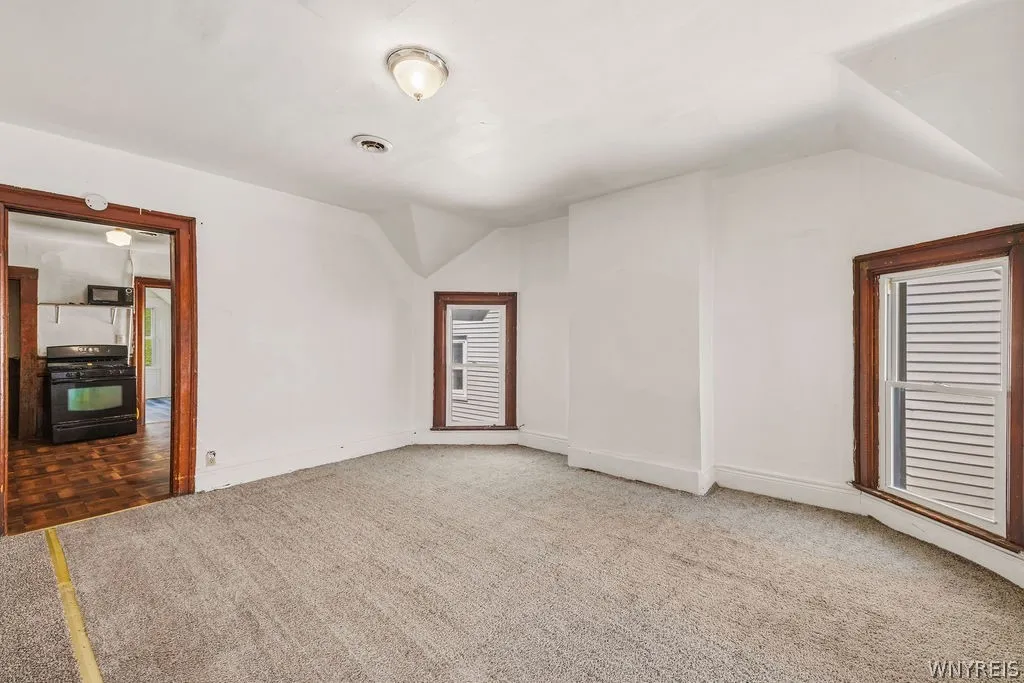 504 Woodlawn Avenue, Buffalo, New York 14208, Buffalo, New York 14208, 6 Bedrooms Bedrooms, ,2 BathroomsBathrooms,Residential,For Sale,504 Woodlawn Avenue, Buffalo, New York 14208,0,B1698846