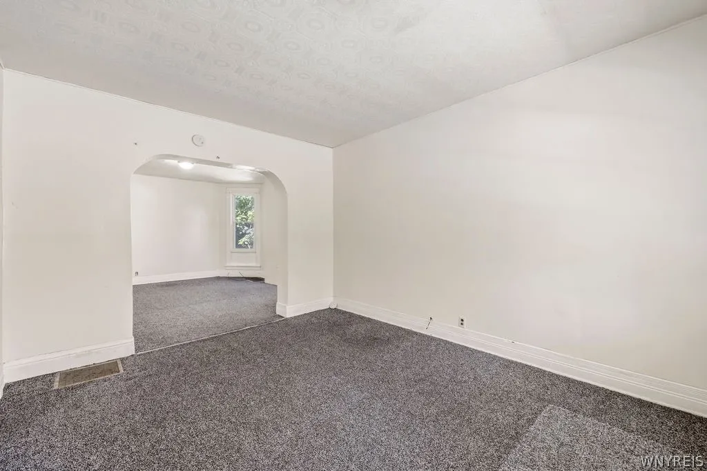 504 Woodlawn Avenue, Buffalo, New York 14208, Buffalo, New York 14208, 6 Bedrooms Bedrooms, ,2 BathroomsBathrooms,Residential,For Sale,504 Woodlawn Avenue, Buffalo, New York 14208,0,B1698846