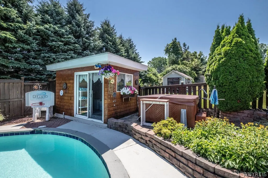 Pool House