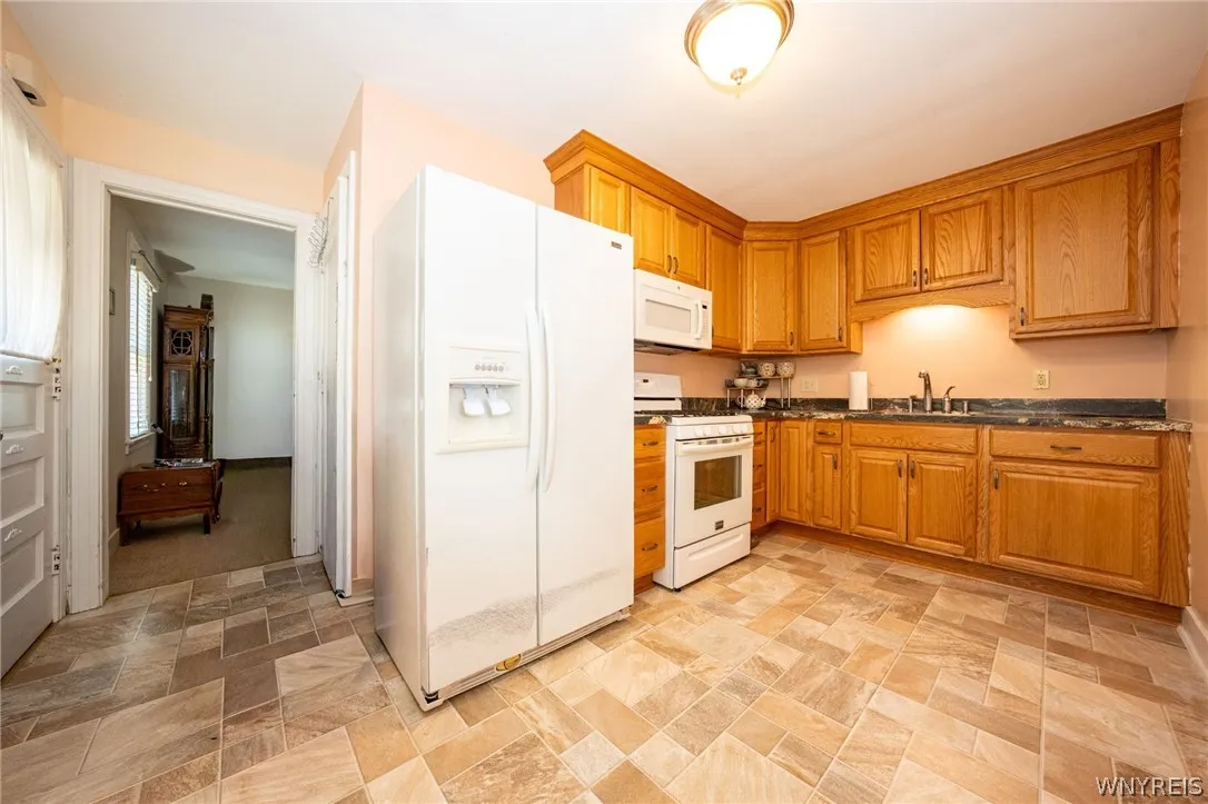 44 Beverly Place, Hamburg, New York 14075, Hamburg, New York 14075, 3 Bedrooms Bedrooms, 4 Rooms Rooms,1 BathroomBathrooms,Residential,For Sale,44 Beverly Place, Hamburg, New York 14075,0,B1698504