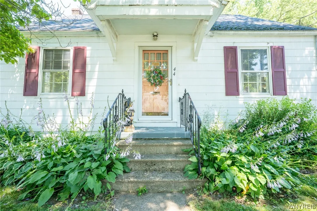 44 Beverly Place, Hamburg, New York 14075, Hamburg, New York 14075, 3 Bedrooms Bedrooms, 4 Rooms Rooms,1 BathroomBathrooms,Residential,For Sale,44 Beverly Place, Hamburg, New York 14075,0,B1698504