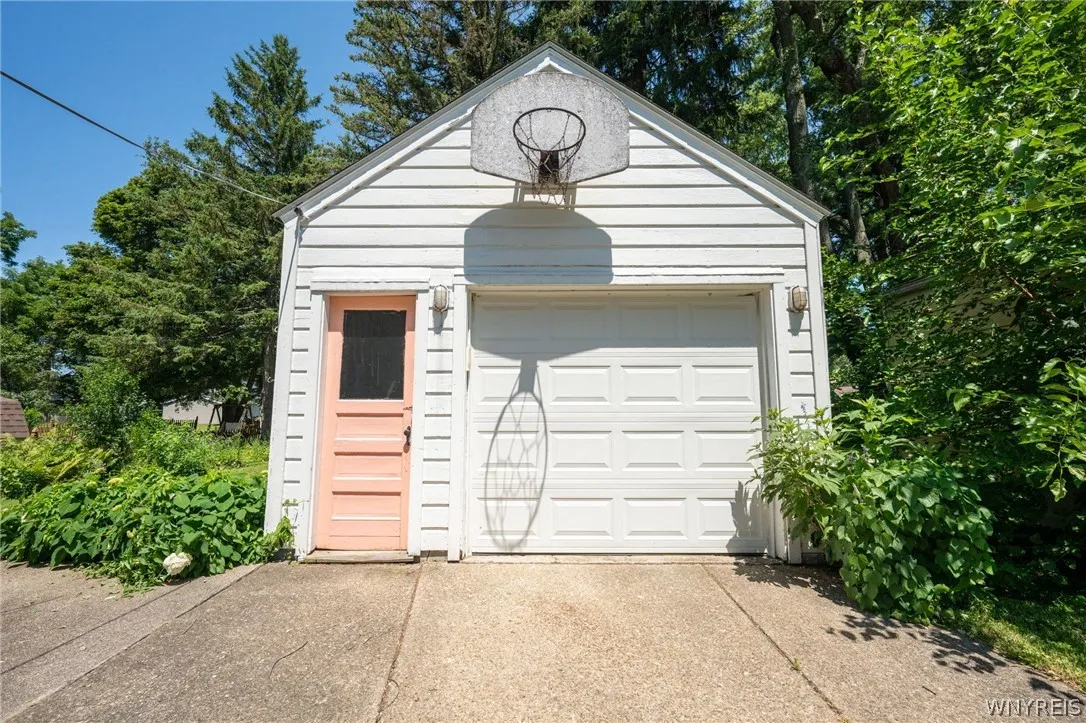 44 Beverly Place, Hamburg, New York 14075, Hamburg, New York 14075, 3 Bedrooms Bedrooms, 4 Rooms Rooms,1 BathroomBathrooms,Residential,For Sale,44 Beverly Place, Hamburg, New York 14075,0,B1698504