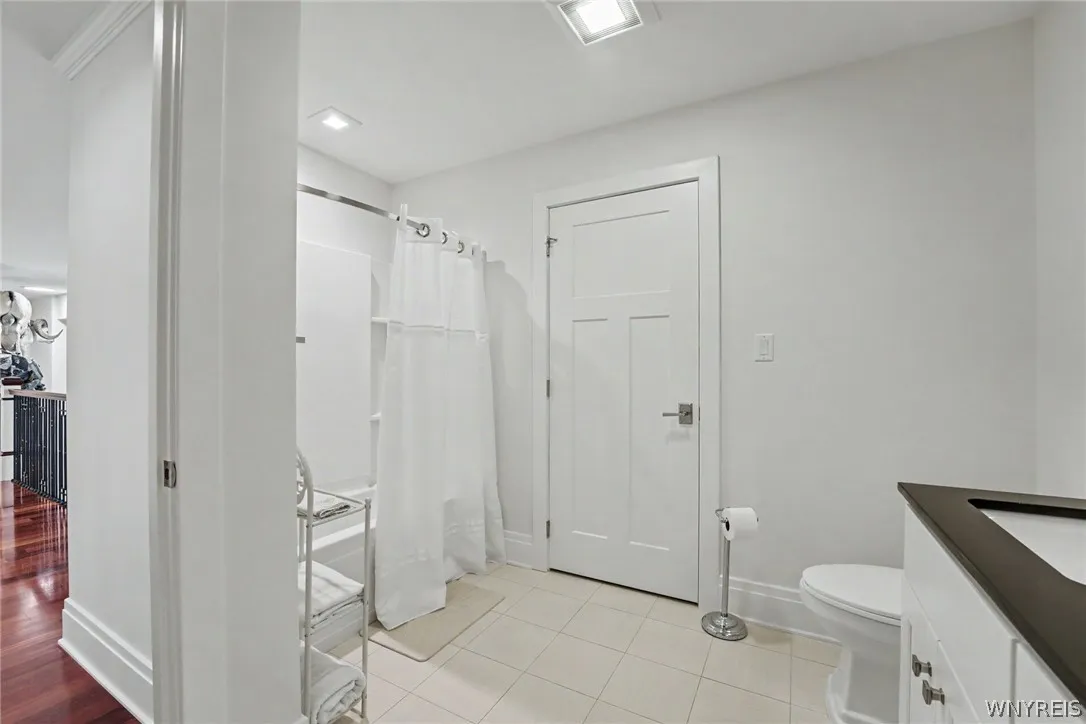 11831 Clarence Center Road, Newstead, New York 140, Newstead, New York 14001, 3 Bedrooms Bedrooms, 10 Rooms Rooms,3 BathroomsBathrooms,Residential,For Sale,11831 Clarence Center Road, Newstead, New York 140,0,B1697179