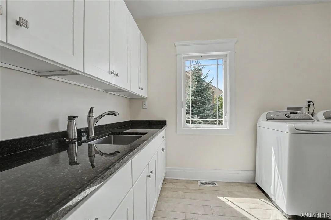11831 Clarence Center Road, Newstead, New York 140, Newstead, New York 14001, 3 Bedrooms Bedrooms, 10 Rooms Rooms,3 BathroomsBathrooms,Residential,For Sale,11831 Clarence Center Road, Newstead, New York 140,0,B1697179
