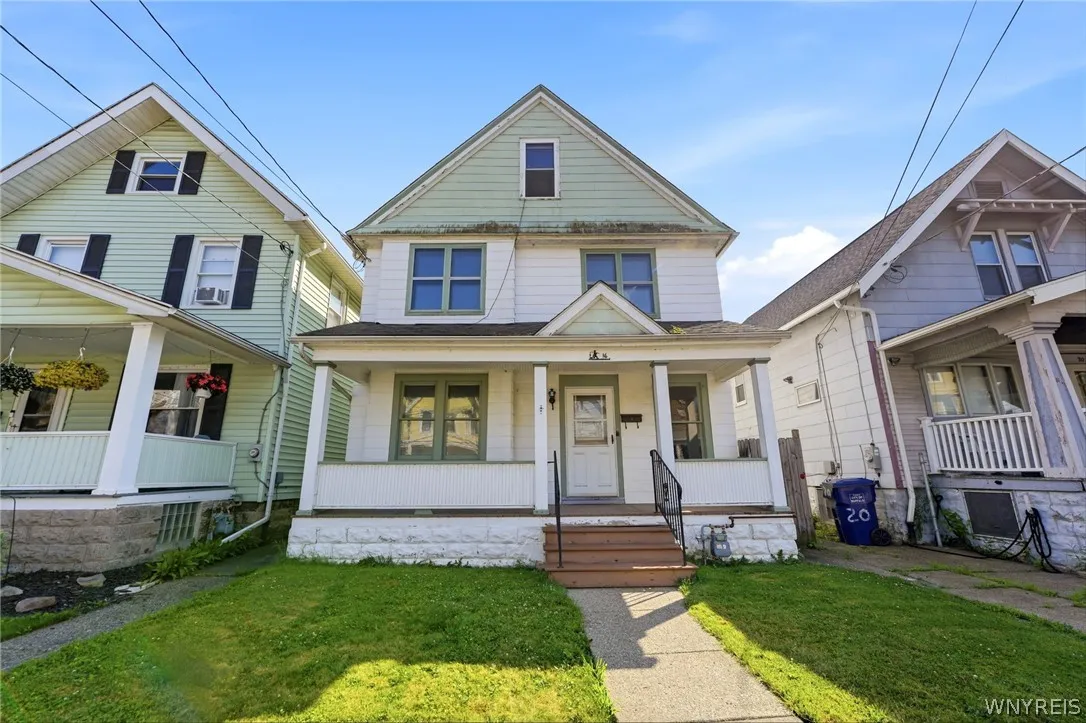 16 Copeland Place, Buffalo, New York 14207, Buffalo, New York 14207, 4 Bedrooms Bedrooms, 6 Rooms Rooms,1 BathroomBathrooms,Residential,For Sale,16 Copeland Place, Buffalo, New York 14207,0,B1697402