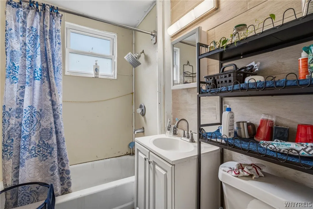 781 Northampton Street, Buffalo, New York 14211, Buffalo, New York 14211, 7 Bedrooms Bedrooms, ,3 BathroomsBathrooms,Residential,For Sale,781 Northampton Street, Buffalo, New York 14211,0,B1698880
