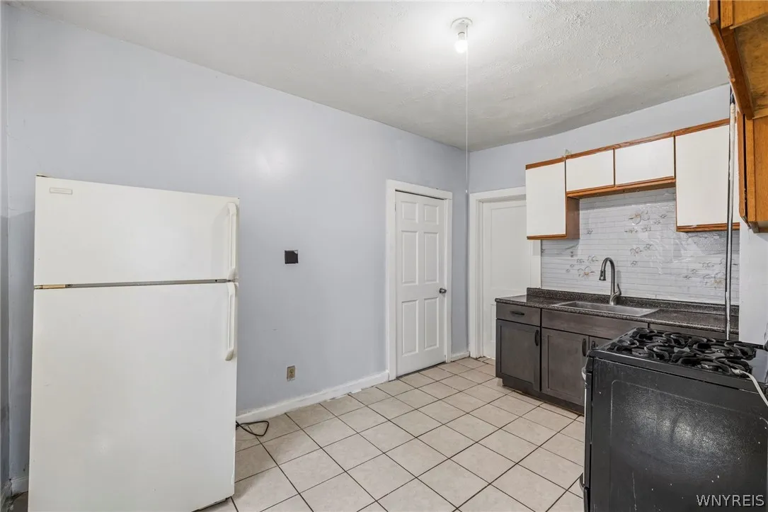 781 Northampton Street, Buffalo, New York 14211, Buffalo, New York 14211, 7 Bedrooms Bedrooms, ,3 BathroomsBathrooms,Residential,For Sale,781 Northampton Street, Buffalo, New York 14211,0,B1698880