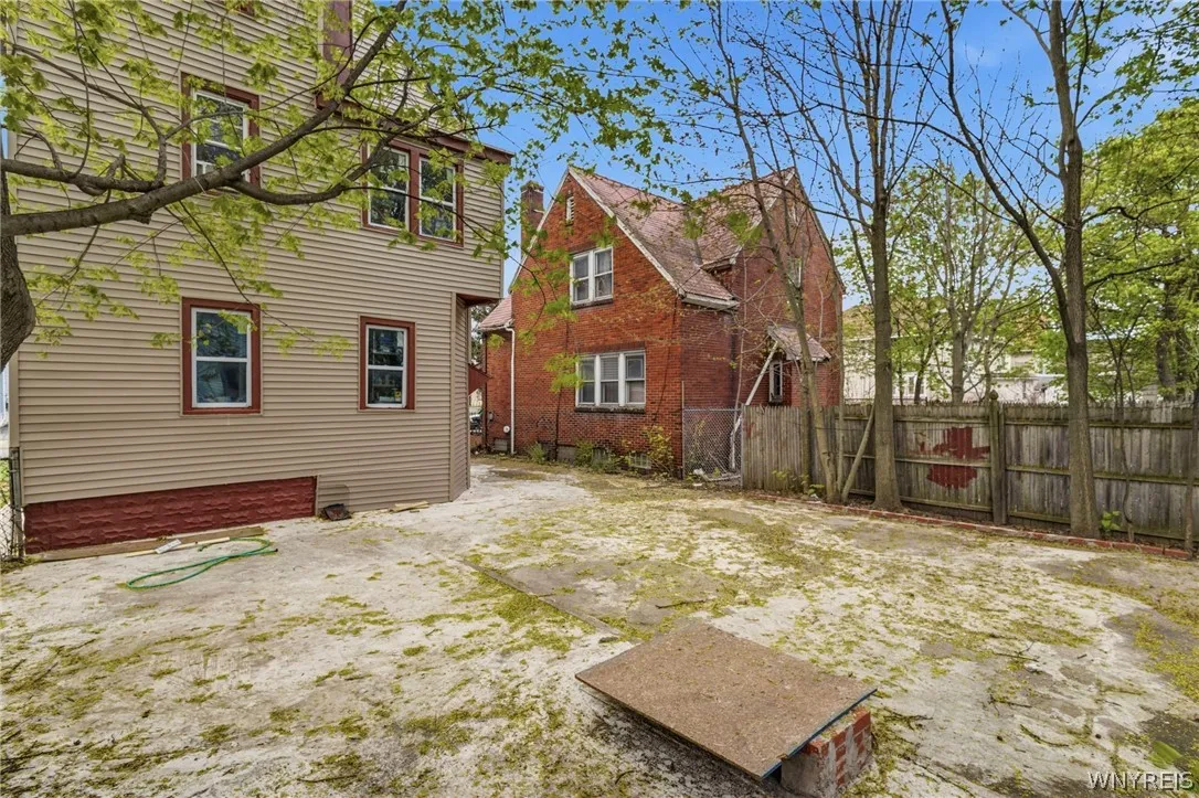 781 Northampton Street, Buffalo, New York 14211, Buffalo, New York 14211, 7 Bedrooms Bedrooms, ,3 BathroomsBathrooms,Residential,For Sale,781 Northampton Street, Buffalo, New York 14211,0,B1698880