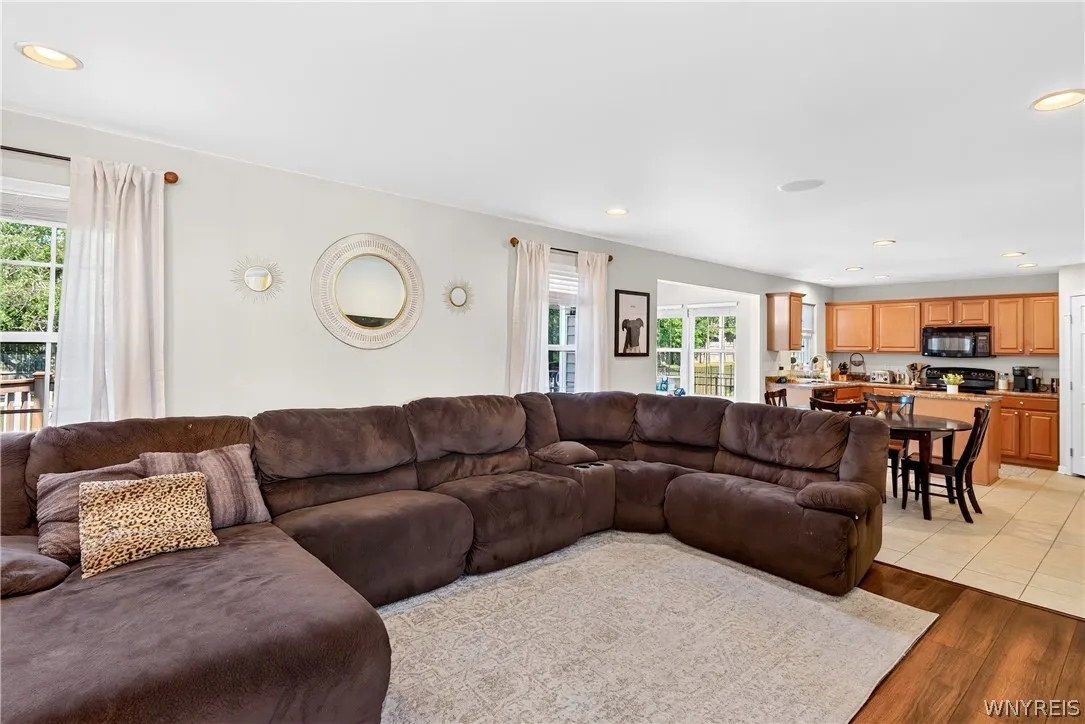 3 Scooter Lane, Hamburg, New York 14075, Hamburg, New York 14075, 3 Bedrooms Bedrooms, 9 Rooms Rooms,2 BathroomsBathrooms,Residential,For Sale,3 Scooter Lane, Hamburg, New York 14075,0,B1698883