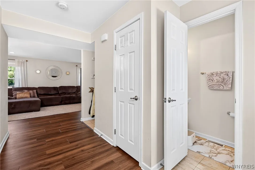 3 Scooter Lane, Hamburg, New York 14075, Hamburg, New York 14075, 3 Bedrooms Bedrooms, 9 Rooms Rooms,2 BathroomsBathrooms,Residential,For Sale,3 Scooter Lane, Hamburg, New York 14075,0,B1698883