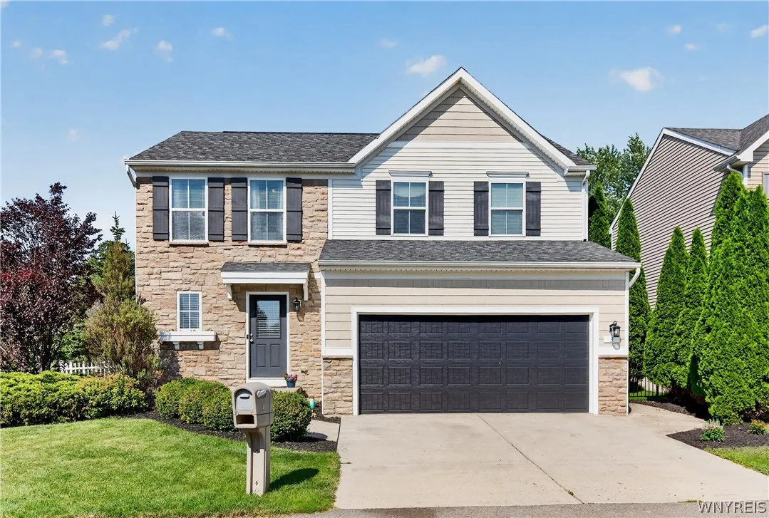 3 Scooter Lane, Hamburg, New York 14075, Hamburg, New York 14075, 3 Bedrooms Bedrooms, 9 Rooms Rooms,2 BathroomsBathrooms,Residential,For Sale,3 Scooter Lane, Hamburg, New York 14075,0,B1698883
