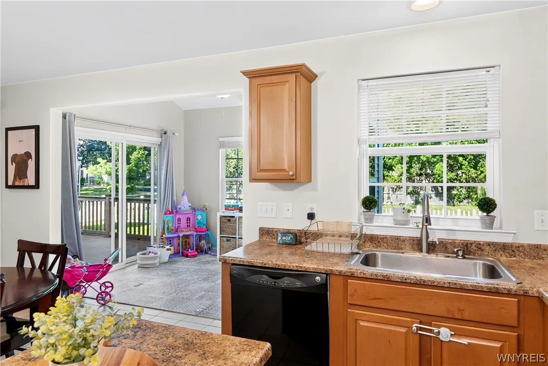 3 Scooter Lane, Hamburg, New York 14075, Hamburg, New York 14075, 3 Bedrooms Bedrooms, 9 Rooms Rooms,2 BathroomsBathrooms,Residential,For Sale,3 Scooter Lane, Hamburg, New York 14075,0,B1698883