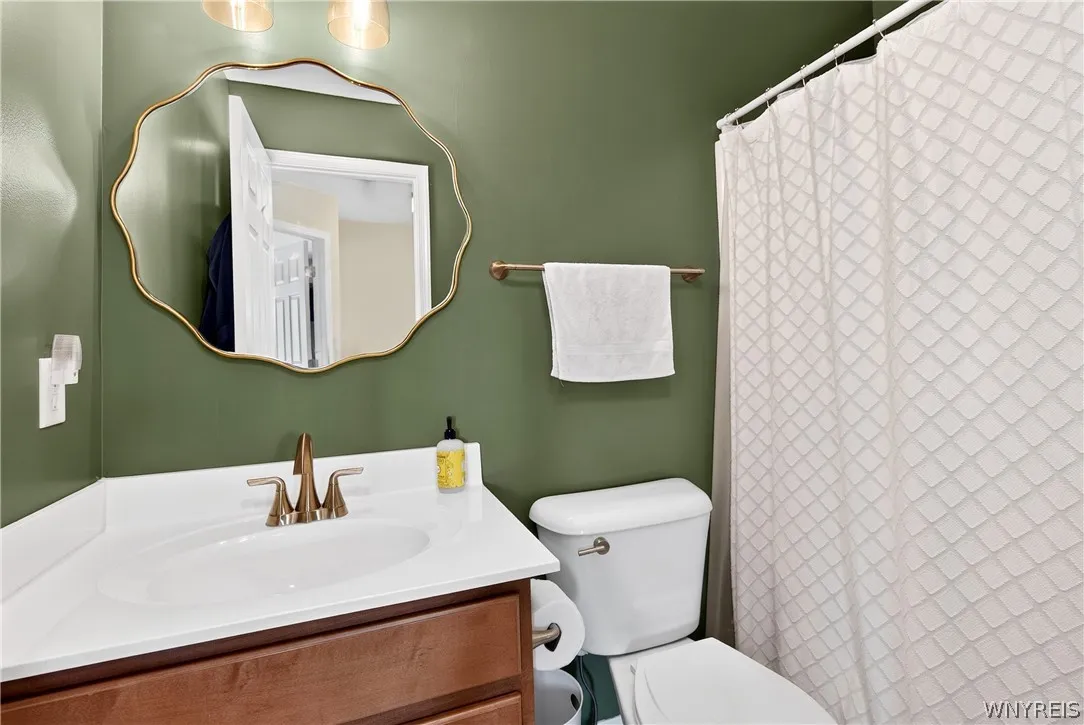 3 Scooter Lane, Hamburg, New York 14075, Hamburg, New York 14075, 3 Bedrooms Bedrooms, 9 Rooms Rooms,2 BathroomsBathrooms,Residential,For Sale,3 Scooter Lane, Hamburg, New York 14075,0,B1698883