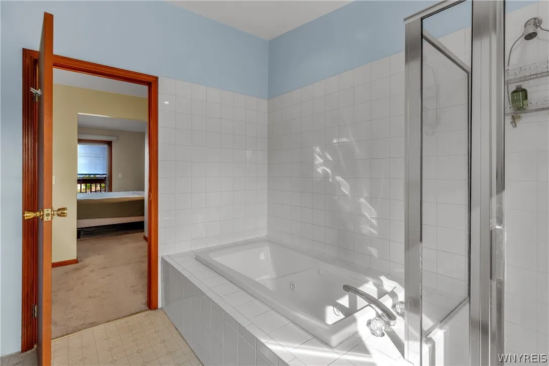 418 Lakefront Blvd, Buffalo, New York 14202, Buffalo, New York 14202, 2 Bedrooms Bedrooms, 5 Rooms Rooms,1 BathroomBathrooms,Residential,For Sale,418 Lakefront Blvd, Buffalo, New York 14202,0,B1698602