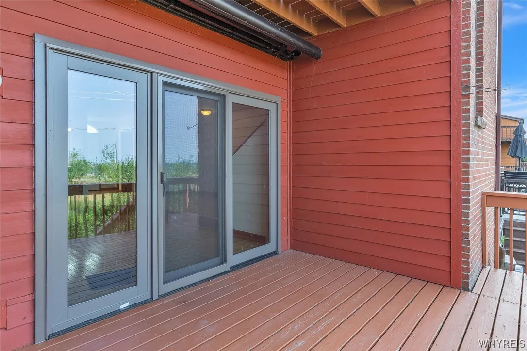 Lower deck