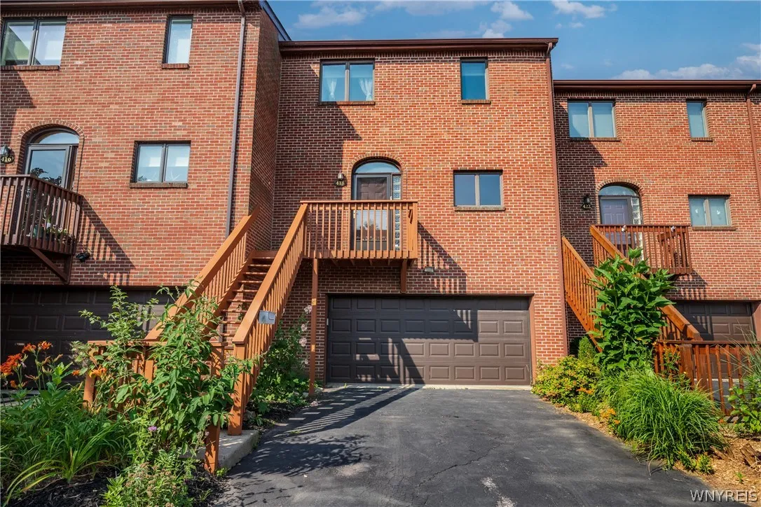 418 Lakefront Blvd, Buffalo, New York 14202, Buffalo, New York 14202, 2 Bedrooms Bedrooms, 5 Rooms Rooms,1 BathroomBathrooms,Residential,For Sale,418 Lakefront Blvd, Buffalo, New York 14202,0,B1698602