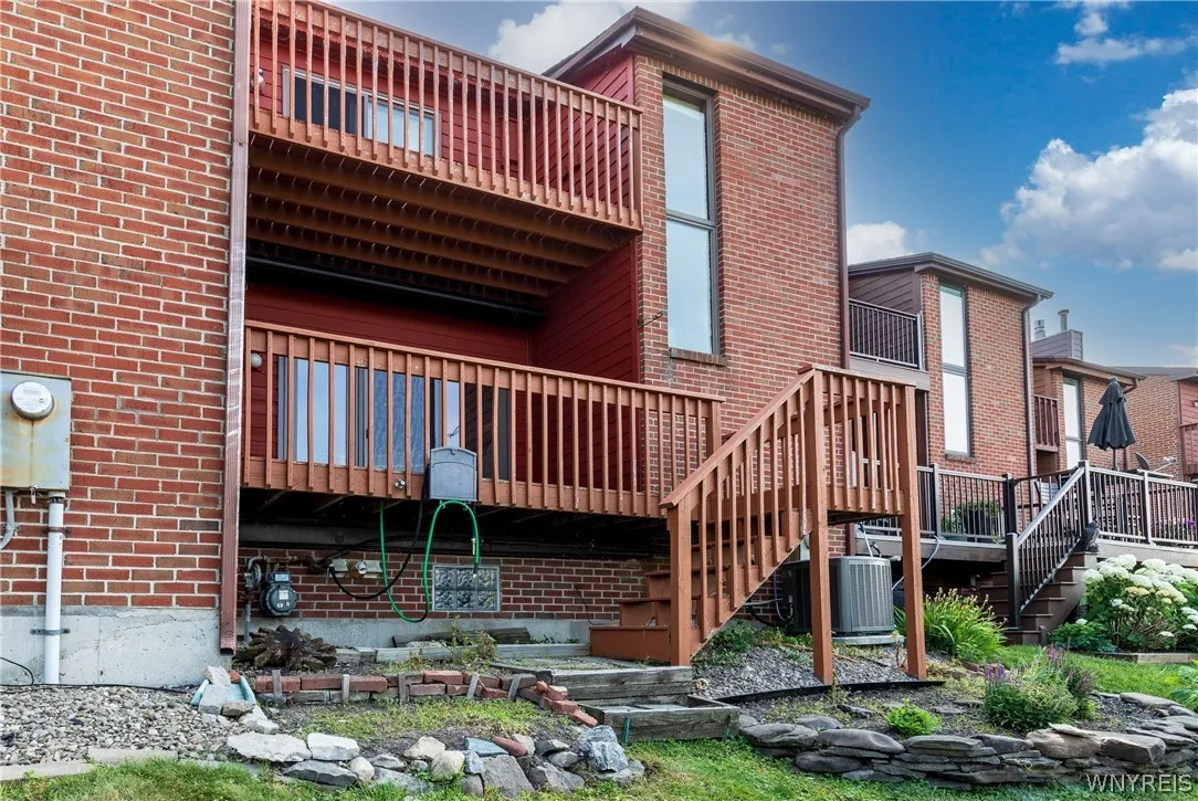 418 Lakefront Blvd, Buffalo, New York 14202, Buffalo, New York 14202, 2 Bedrooms Bedrooms, 5 Rooms Rooms,1 BathroomBathrooms,Residential,For Sale,418 Lakefront Blvd, Buffalo, New York 14202,0,B1698602