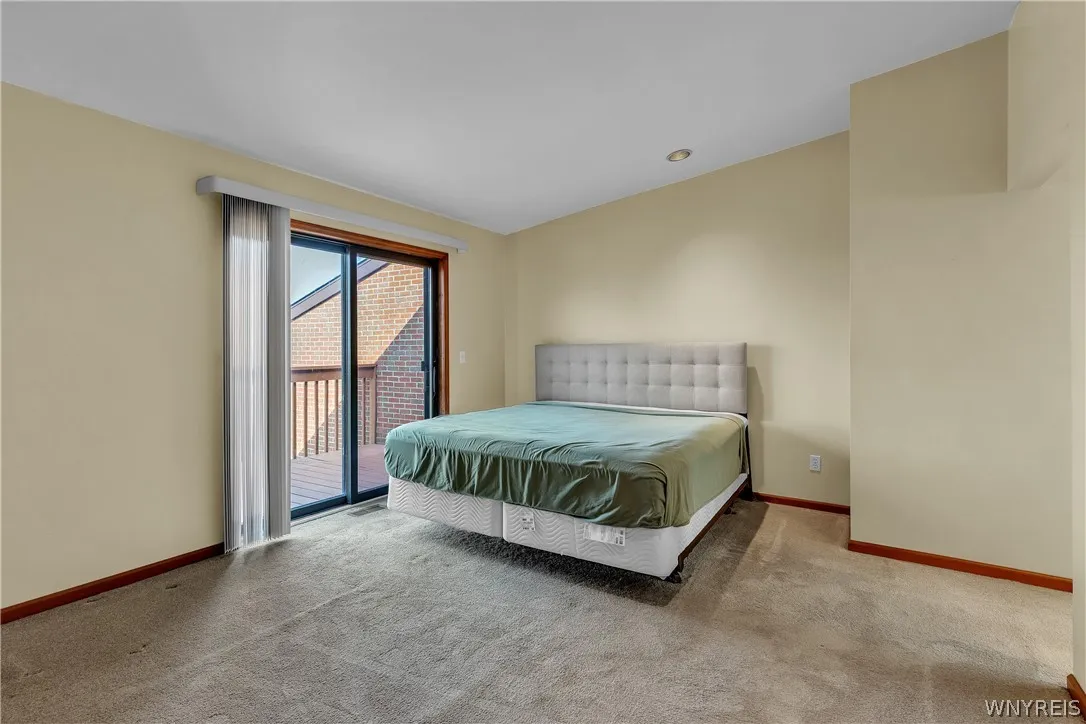 418 Lakefront Blvd, Buffalo, New York 14202, Buffalo, New York 14202, 2 Bedrooms Bedrooms, 5 Rooms Rooms,1 BathroomBathrooms,Residential,For Sale,418 Lakefront Blvd, Buffalo, New York 14202,0,B1698602