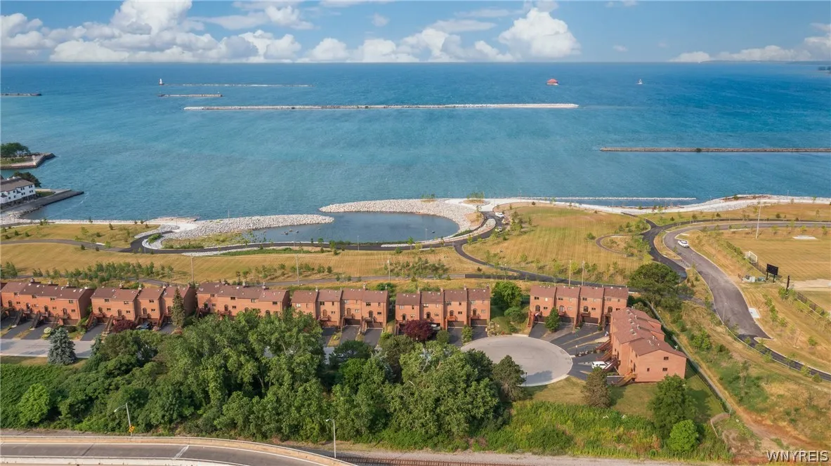 418 Lakefront Blvd, Buffalo, New York 14202, Buffalo, New York 14202, 2 Bedrooms Bedrooms, 5 Rooms Rooms,1 BathroomBathrooms,Residential,For Sale,418 Lakefront Blvd, Buffalo, New York 14202,0,B1698602