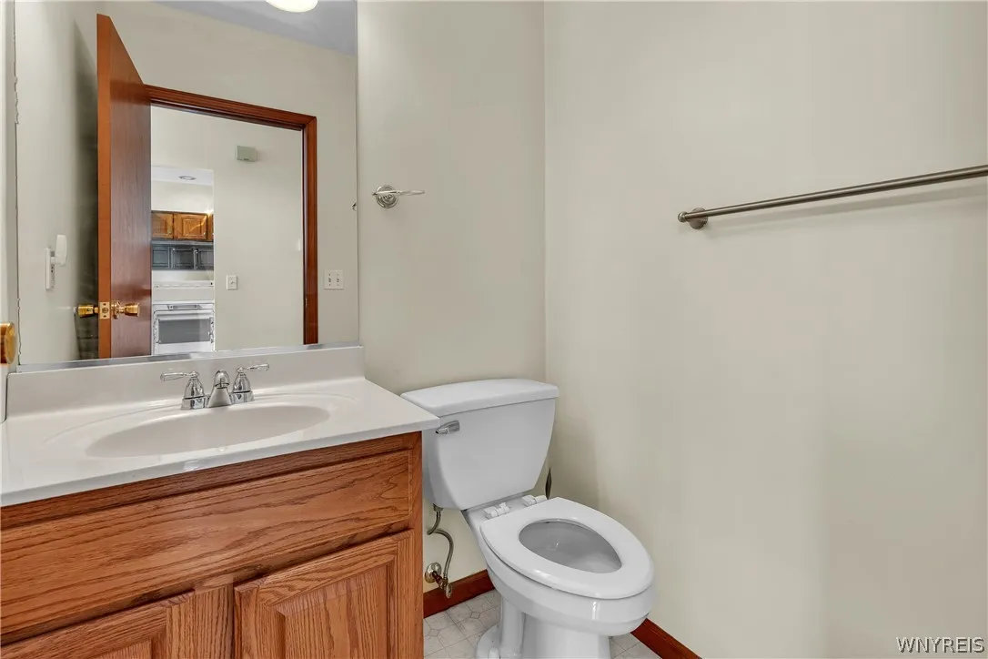 418 Lakefront Blvd, Buffalo, New York 14202, Buffalo, New York 14202, 2 Bedrooms Bedrooms, 5 Rooms Rooms,1 BathroomBathrooms,Residential,For Sale,418 Lakefront Blvd, Buffalo, New York 14202,0,B1698602