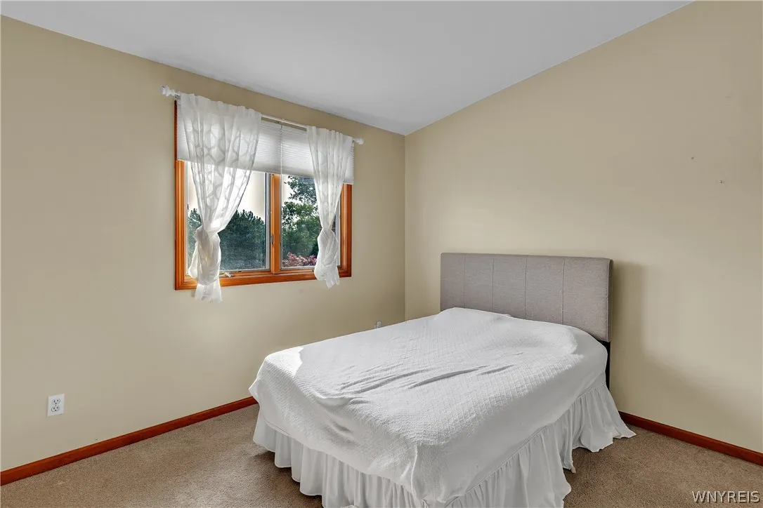 418 Lakefront Blvd, Buffalo, New York 14202, Buffalo, New York 14202, 2 Bedrooms Bedrooms, 5 Rooms Rooms,1 BathroomBathrooms,Residential,For Sale,418 Lakefront Blvd, Buffalo, New York 14202,0,B1698602
