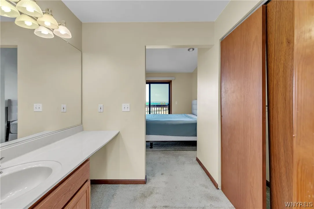 418 Lakefront Blvd, Buffalo, New York 14202, Buffalo, New York 14202, 2 Bedrooms Bedrooms, 5 Rooms Rooms,1 BathroomBathrooms,Residential,For Sale,418 Lakefront Blvd, Buffalo, New York 14202,0,B1698602