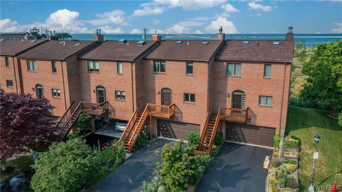 418 Lakefront Blvd, Buffalo, New York 14202, Buffalo, New York 14202, 2 Bedrooms Bedrooms, 5 Rooms Rooms,1 BathroomBathrooms,Residential,For Sale,418 Lakefront Blvd, Buffalo, New York 14202,0,B1698602