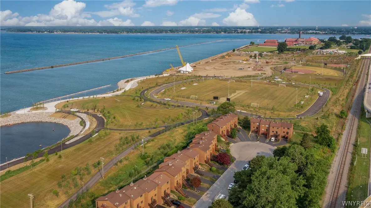 418 Lakefront Blvd, Buffalo, New York 14202, Buffalo, New York 14202, 2 Bedrooms Bedrooms, 5 Rooms Rooms,1 BathroomBathrooms,Residential,For Sale,418 Lakefront Blvd, Buffalo, New York 14202,0,B1698602