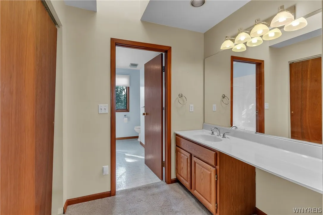 418 Lakefront Blvd, Buffalo, New York 14202, Buffalo, New York 14202, 2 Bedrooms Bedrooms, 5 Rooms Rooms,1 BathroomBathrooms,Residential,For Sale,418 Lakefront Blvd, Buffalo, New York 14202,0,B1698602