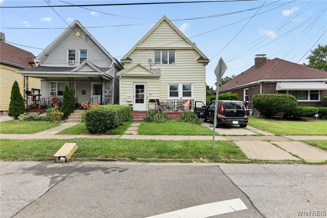 233 Davey Street, Buffalo, New York 14206, Buffalo, New York 14206, 5 Bedrooms Bedrooms, ,2 BathroomsBathrooms,Residential,For Sale,233 Davey Street, Buffalo, New York 14206,0,B1698430