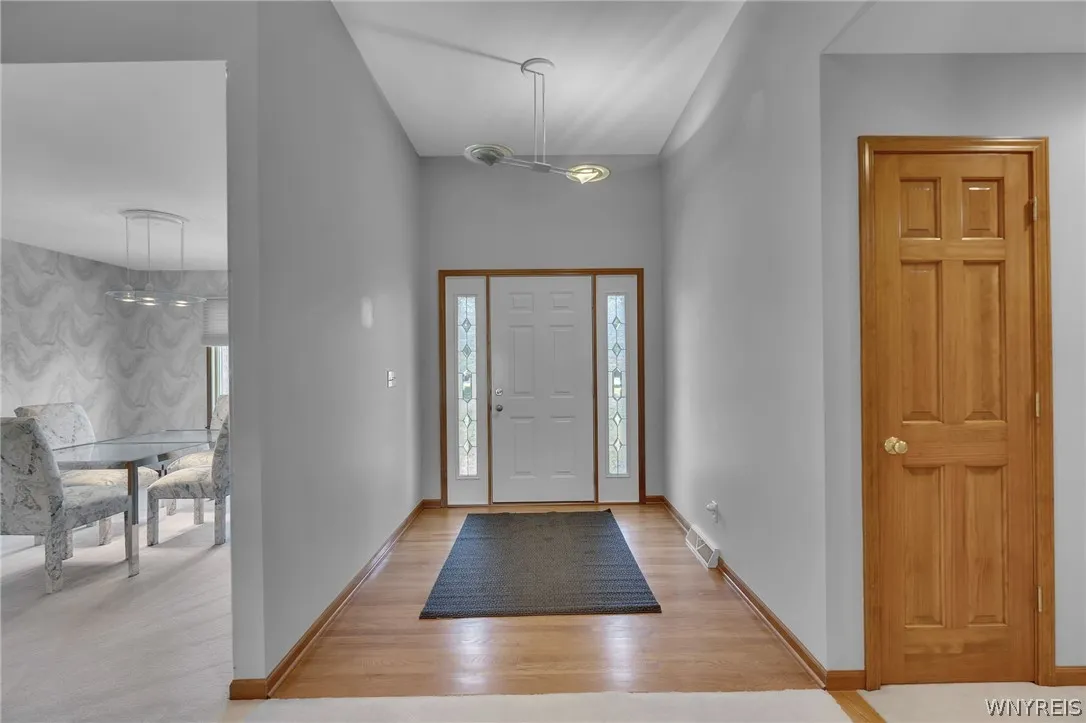 6195 Blossom Ct, Clarence, New York 14051, Clarence, New York 14051, 3 Bedrooms Bedrooms, 9 Rooms Rooms,2 BathroomsBathrooms,Residential,For Sale,6195 Blossom Ct, Clarence, New York 14051,0,B1698891
