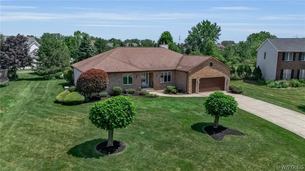6195 Blossom Ct, Clarence, New York 14051, Clarence, New York 14051, 3 Bedrooms Bedrooms, 9 Rooms Rooms,2 BathroomsBathrooms,Residential,For Sale,6195 Blossom Ct, Clarence, New York 14051,0,B1698891