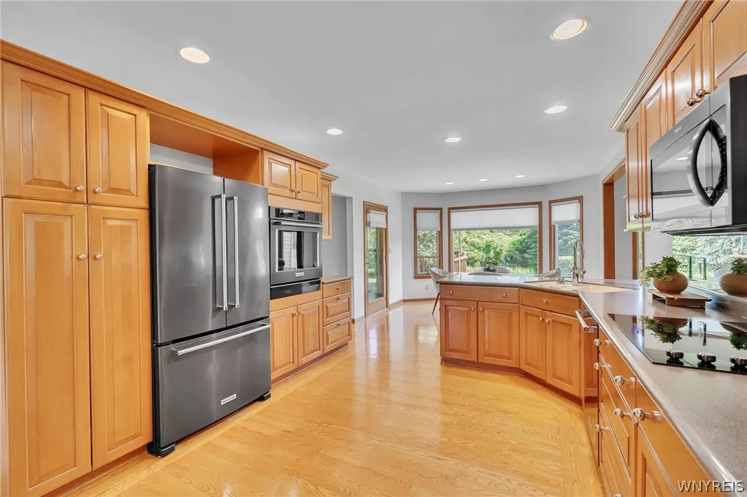 6195 Blossom Ct, Clarence, New York 14051, Clarence, New York 14051, 3 Bedrooms Bedrooms, 9 Rooms Rooms,2 BathroomsBathrooms,Residential,For Sale,6195 Blossom Ct, Clarence, New York 14051,0,B1698891