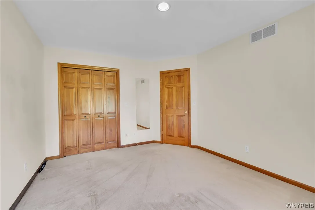 6195 Blossom Ct, Clarence, New York 14051, Clarence, New York 14051, 3 Bedrooms Bedrooms, 9 Rooms Rooms,2 BathroomsBathrooms,Residential,For Sale,6195 Blossom Ct, Clarence, New York 14051,0,B1698891