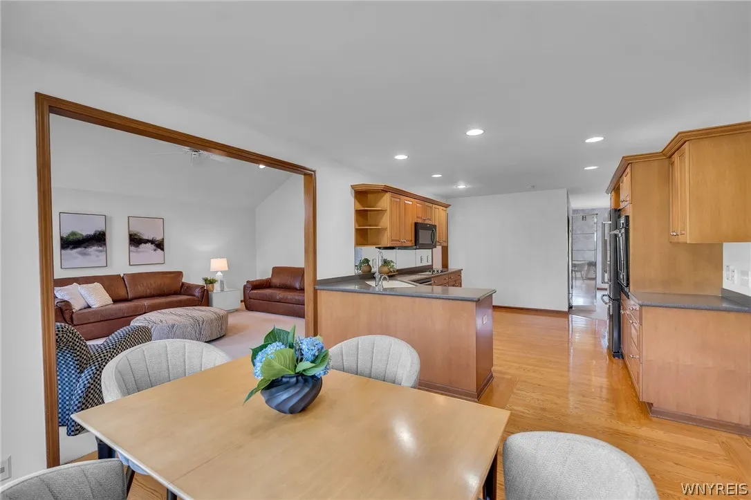 6195 Blossom Ct, Clarence, New York 14051, Clarence, New York 14051, 3 Bedrooms Bedrooms, 9 Rooms Rooms,2 BathroomsBathrooms,Residential,For Sale,6195 Blossom Ct, Clarence, New York 14051,0,B1698891