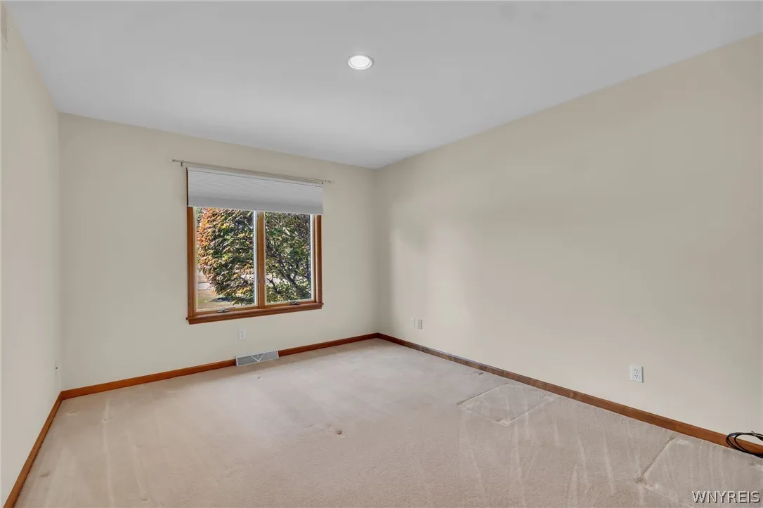 6195 Blossom Ct, Clarence, New York 14051, Clarence, New York 14051, 3 Bedrooms Bedrooms, 9 Rooms Rooms,2 BathroomsBathrooms,Residential,For Sale,6195 Blossom Ct, Clarence, New York 14051,0,B1698891