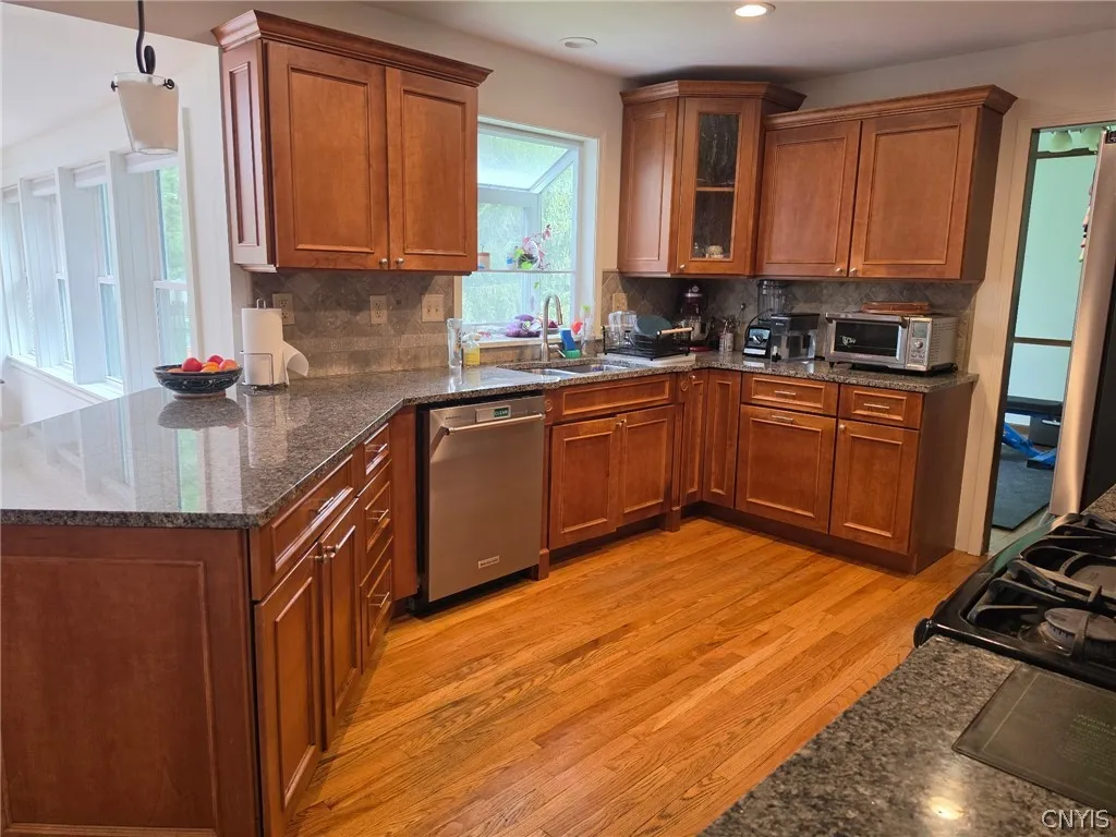 96 Charing Road, Dewitt, New York 13214, De Witt, New York 13214, 4 Bedrooms Bedrooms, 9 Rooms Rooms,2 BathroomsBathrooms,Residential Lease,For Rent,96 Charing Road, Dewitt, New York 13214,0,S1698856