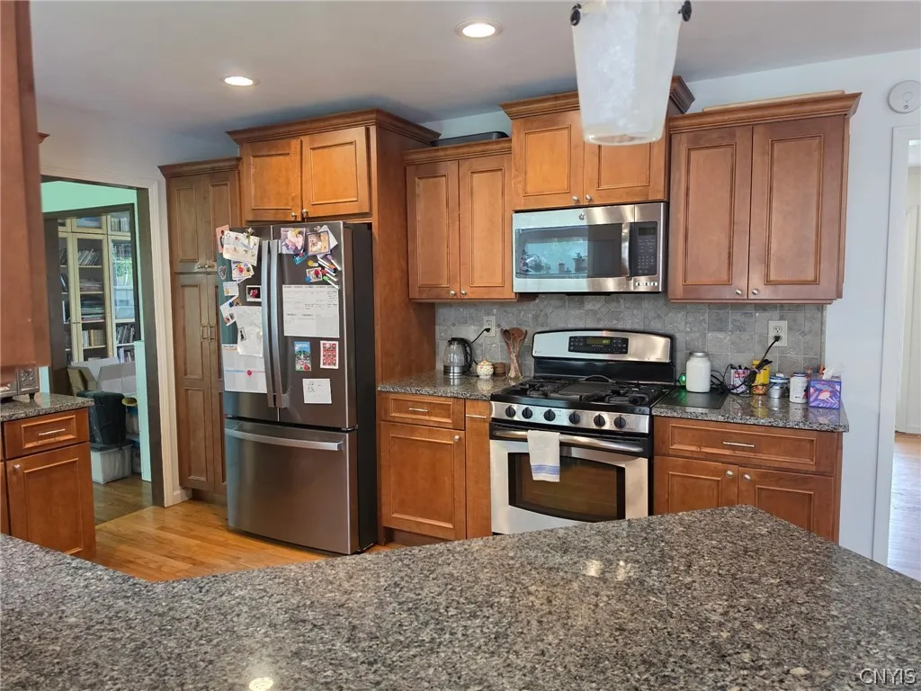 96 Charing Road, Dewitt, New York 13214, De Witt, New York 13214, 4 Bedrooms Bedrooms, 9 Rooms Rooms,2 BathroomsBathrooms,Residential Lease,For Rent,96 Charing Road, Dewitt, New York 13214,0,S1698856