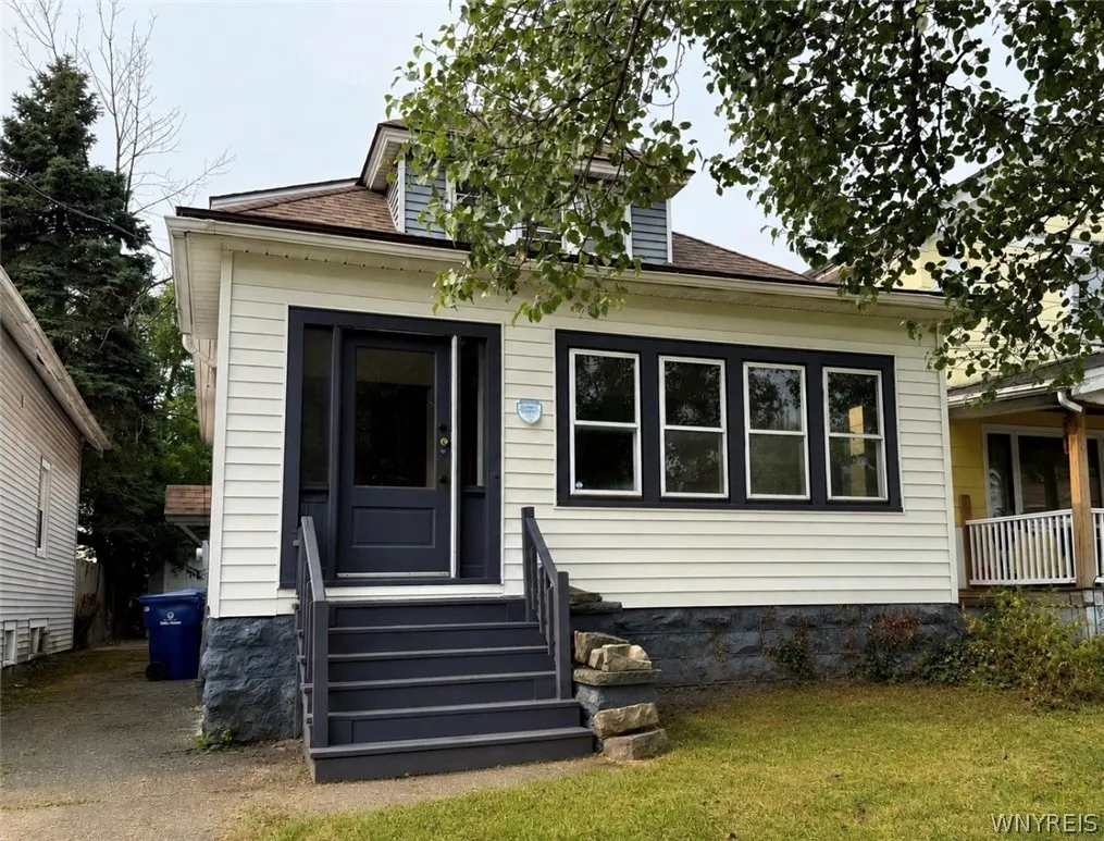 67 Thornton Ave, Buffalo, New York 14215, Buffalo, New York 14215, 4 Bedrooms Bedrooms, ,2 BathroomsBathrooms,Residential,For Sale,67 Thornton Ave, Buffalo, New York 14215,0,B1698908