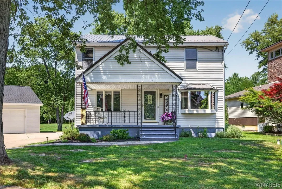 1890 Center Road, West Seneca, New York 14224, West Seneca, New York 14224, 4 Bedrooms Bedrooms, 8 Rooms Rooms,2 BathroomsBathrooms,Residential,For Sale,1890 Center Road, West Seneca, New York 14224,0,B1698194