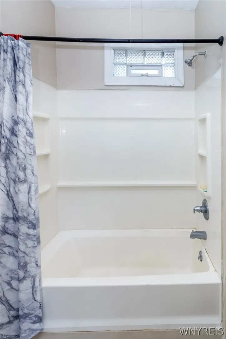 499 Fargo Avenue, Buffalo, New York 14213, Buffalo, New York 14213, 11 Bedrooms Bedrooms, ,4 BathroomsBathrooms,Residential,For Sale,499 Fargo Avenue, Buffalo, New York 14213,0,B1697736