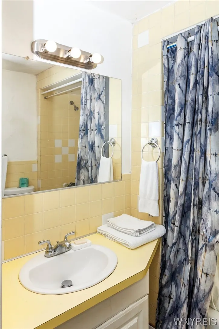 499 Fargo Avenue, Buffalo, New York 14213, Buffalo, New York 14213, 11 Bedrooms Bedrooms, ,4 BathroomsBathrooms,Residential,For Sale,499 Fargo Avenue, Buffalo, New York 14213,0,B1697736