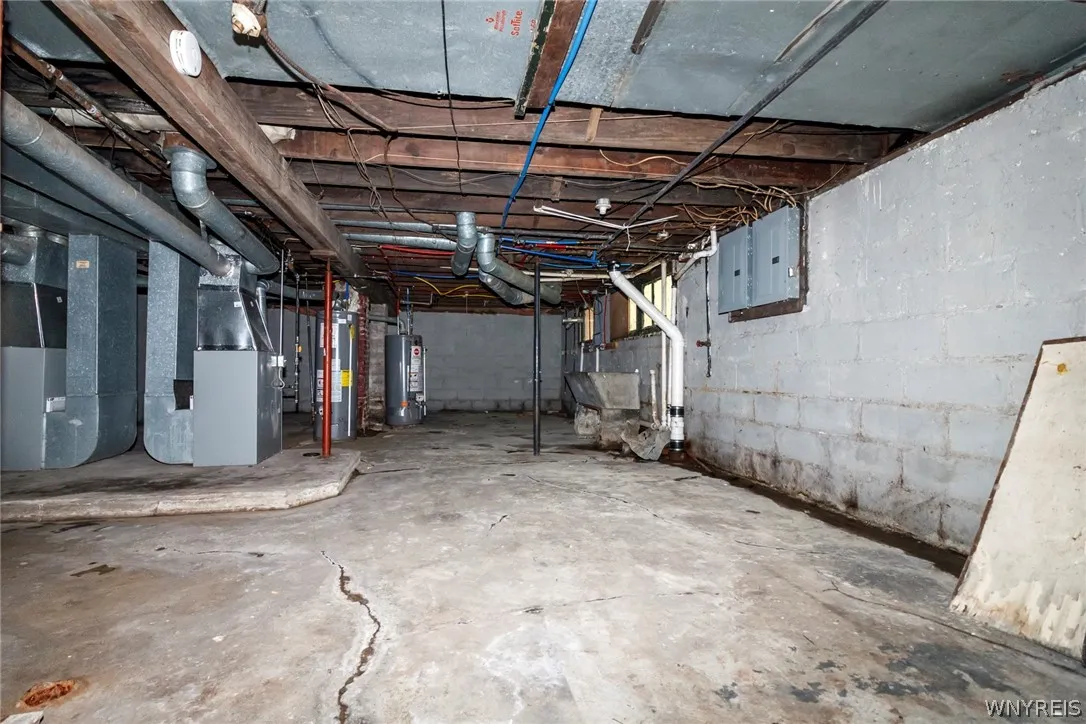 499 Fargo Avenue, Buffalo, New York 14213, Buffalo, New York 14213, 11 Bedrooms Bedrooms, ,4 BathroomsBathrooms,Residential,For Sale,499 Fargo Avenue, Buffalo, New York 14213,0,B1697736