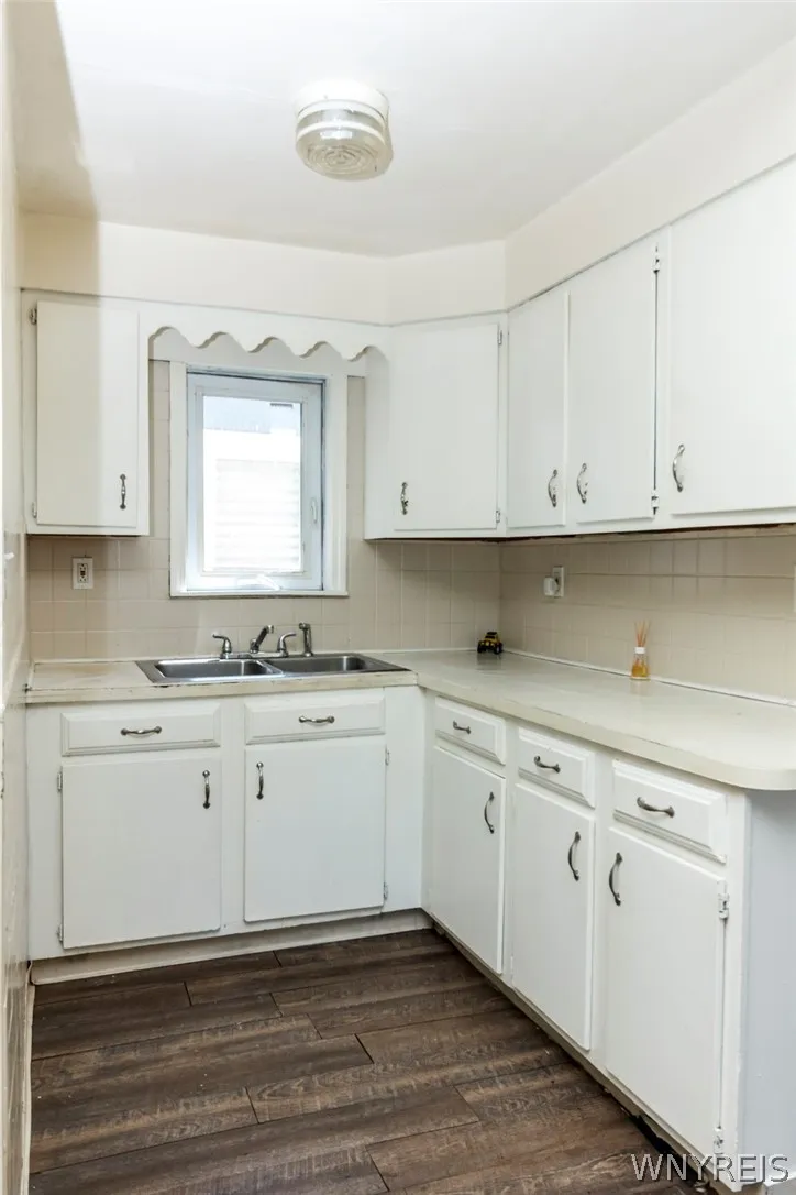 499 Fargo Avenue, Buffalo, New York 14213, Buffalo, New York 14213, 11 Bedrooms Bedrooms, ,4 BathroomsBathrooms,Residential,For Sale,499 Fargo Avenue, Buffalo, New York 14213,0,B1697736