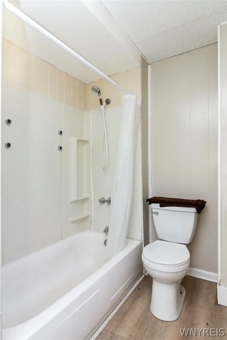 499 Fargo Avenue, Buffalo, New York 14213, Buffalo, New York 14213, 11 Bedrooms Bedrooms, ,4 BathroomsBathrooms,Residential,For Sale,499 Fargo Avenue, Buffalo, New York 14213,0,B1697736