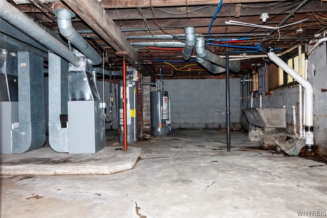 499 Fargo Avenue, Buffalo, New York 14213, Buffalo, New York 14213, 11 Bedrooms Bedrooms, ,4 BathroomsBathrooms,Residential,For Sale,499 Fargo Avenue, Buffalo, New York 14213,0,B1697736