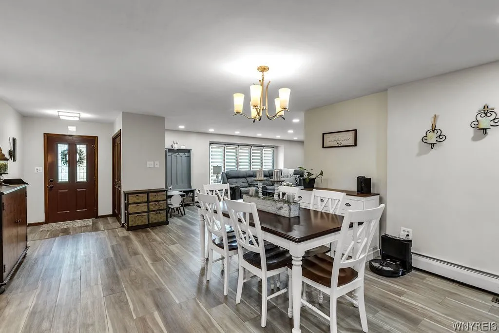 Dining room to living room