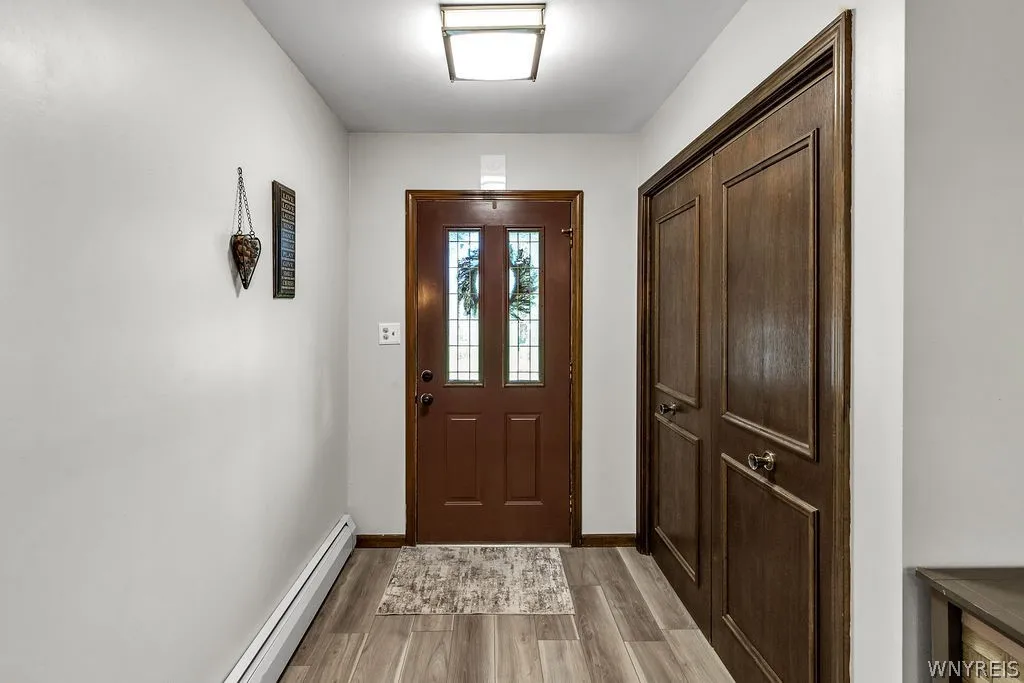 Front entrance hallyway